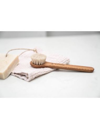 Brosse Visage en Bois de Chêne et poils de chèvre