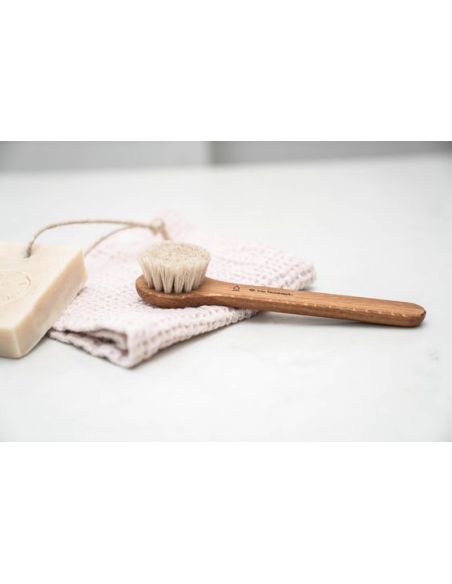 Brosse Visage en Bois de Chêne et poils de chèvre
